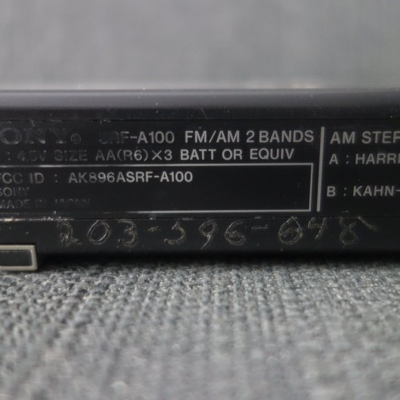 Vintage Sony SRF-A100 AM FM Battery Powered Radio - Picture 7 of 16